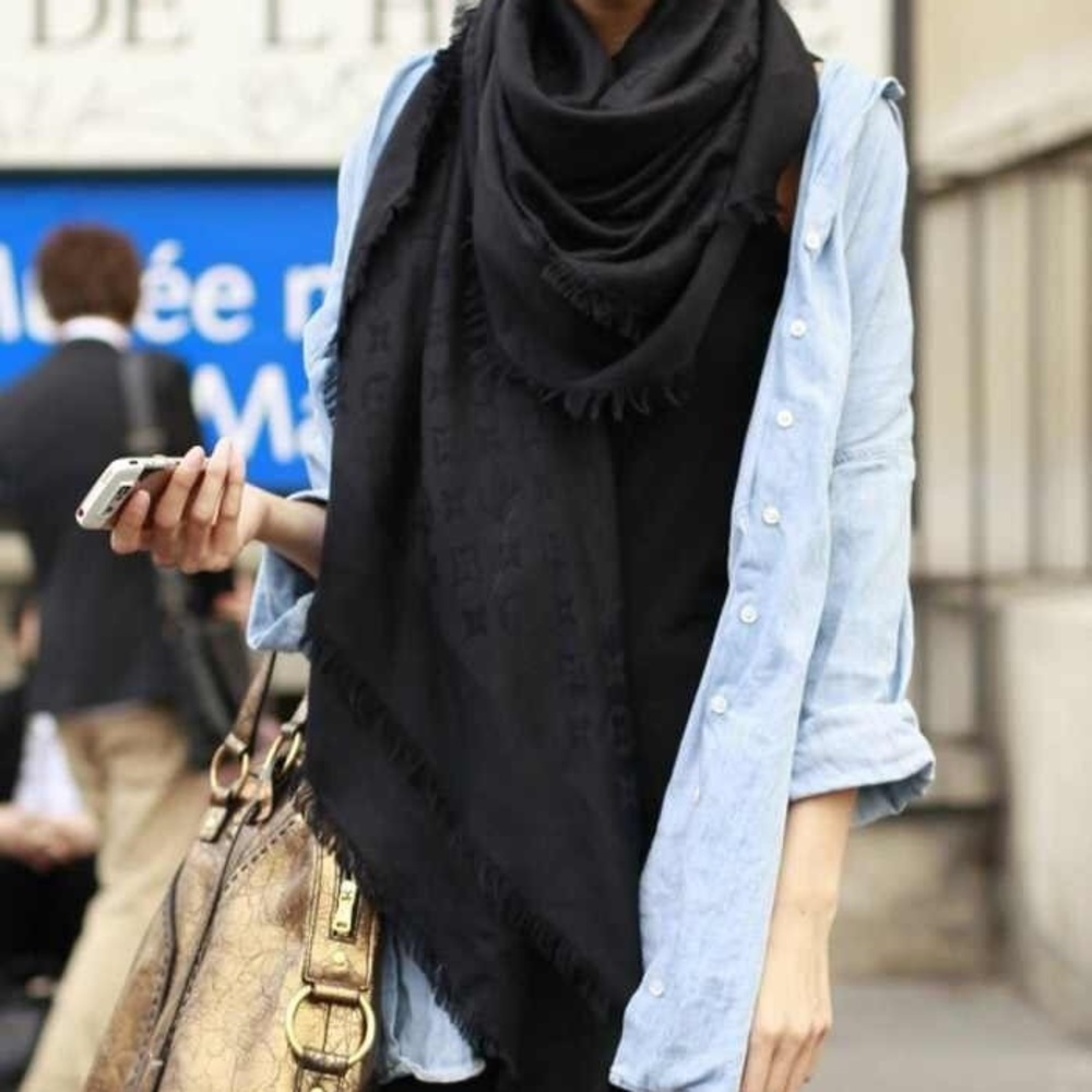 Black fashion scarf
